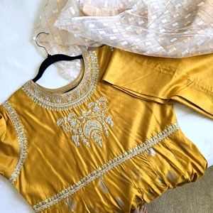 HemLine - Mustard & Gold Frock Anarkali by HemLine - Size Large 42" Pakistani